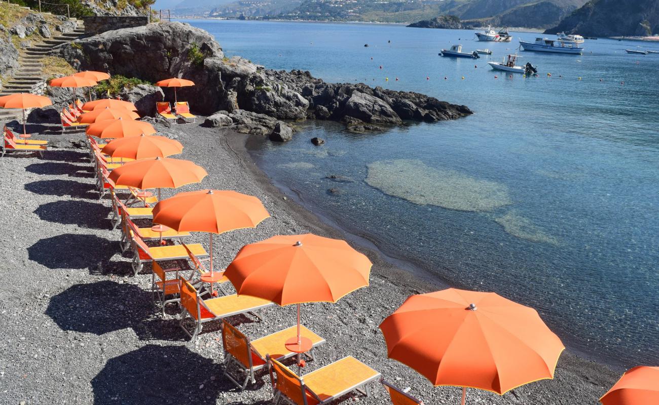 Torre Crawford beach'in fotoğrafı gri ince çakıl taş yüzey ile