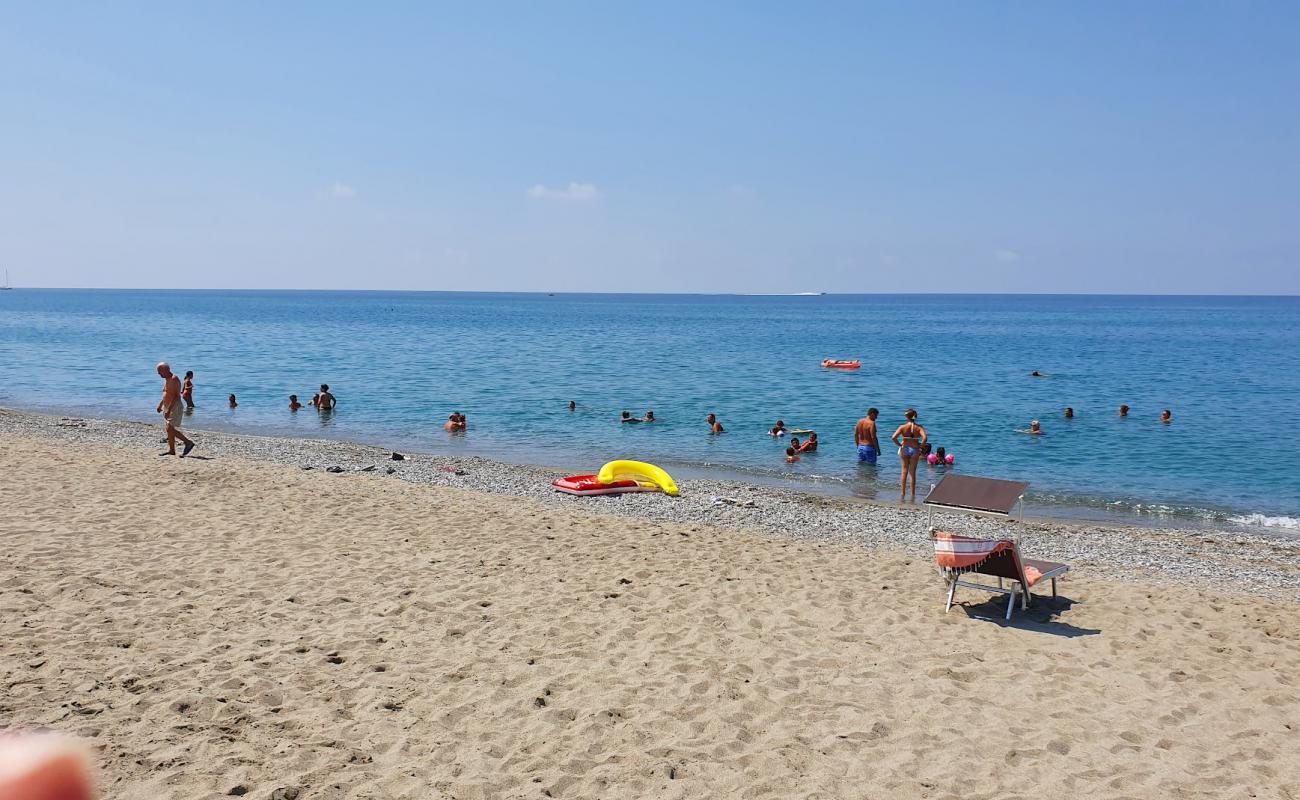 Sparvasile beach'in fotoğrafı gri kum ve çakıl yüzey ile