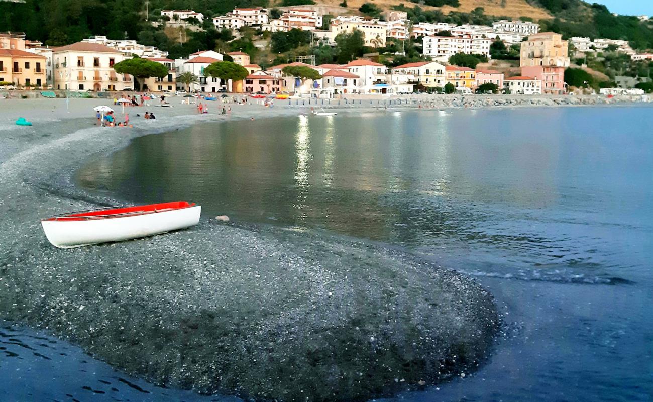 Cittadella del Capo beach'in fotoğrafı gri kum yüzey ile