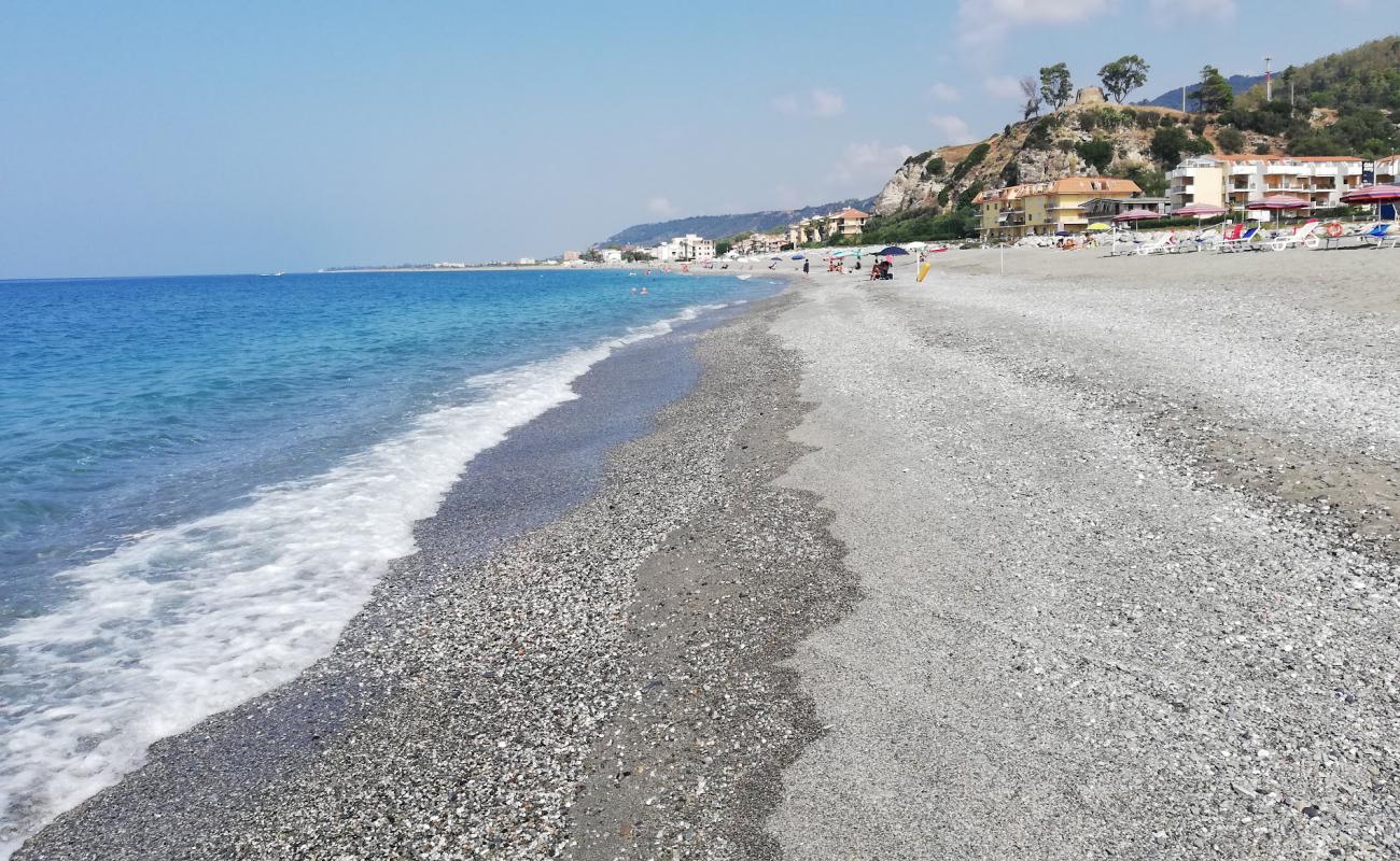 Cartolano beach'in fotoğrafı gri ince çakıl taş yüzey ile