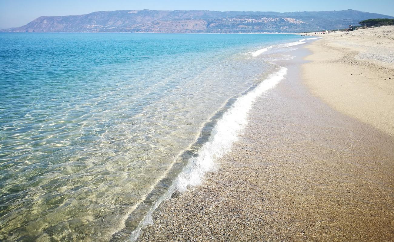 Contrada Mortelletto'in fotoğrafı parlak ince kum yüzey ile