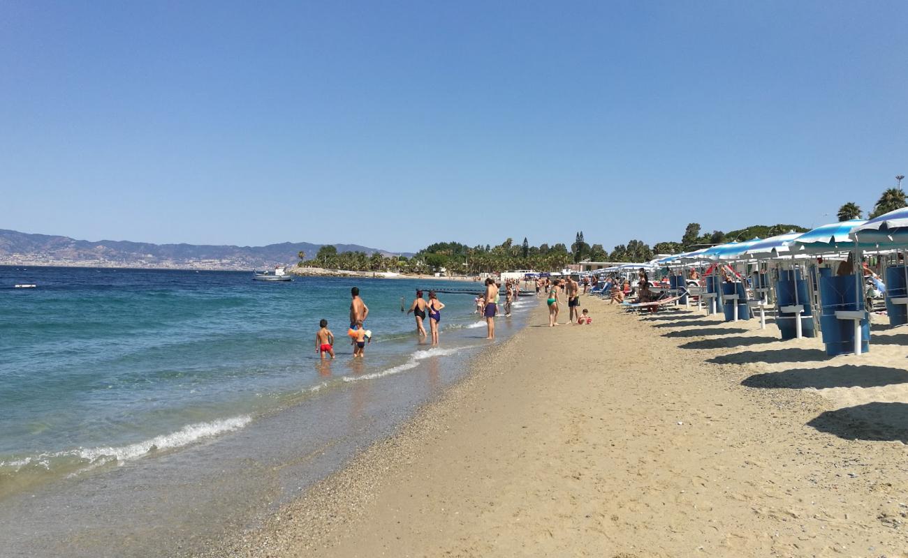 Spiaggia Vecchia Pentimele'in fotoğrafı açık bej kum yüzey ile
