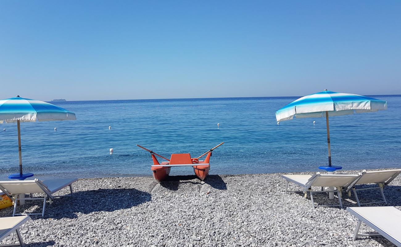 Anna beach'in fotoğrafı gri kum ve çakıllar yüzey ile