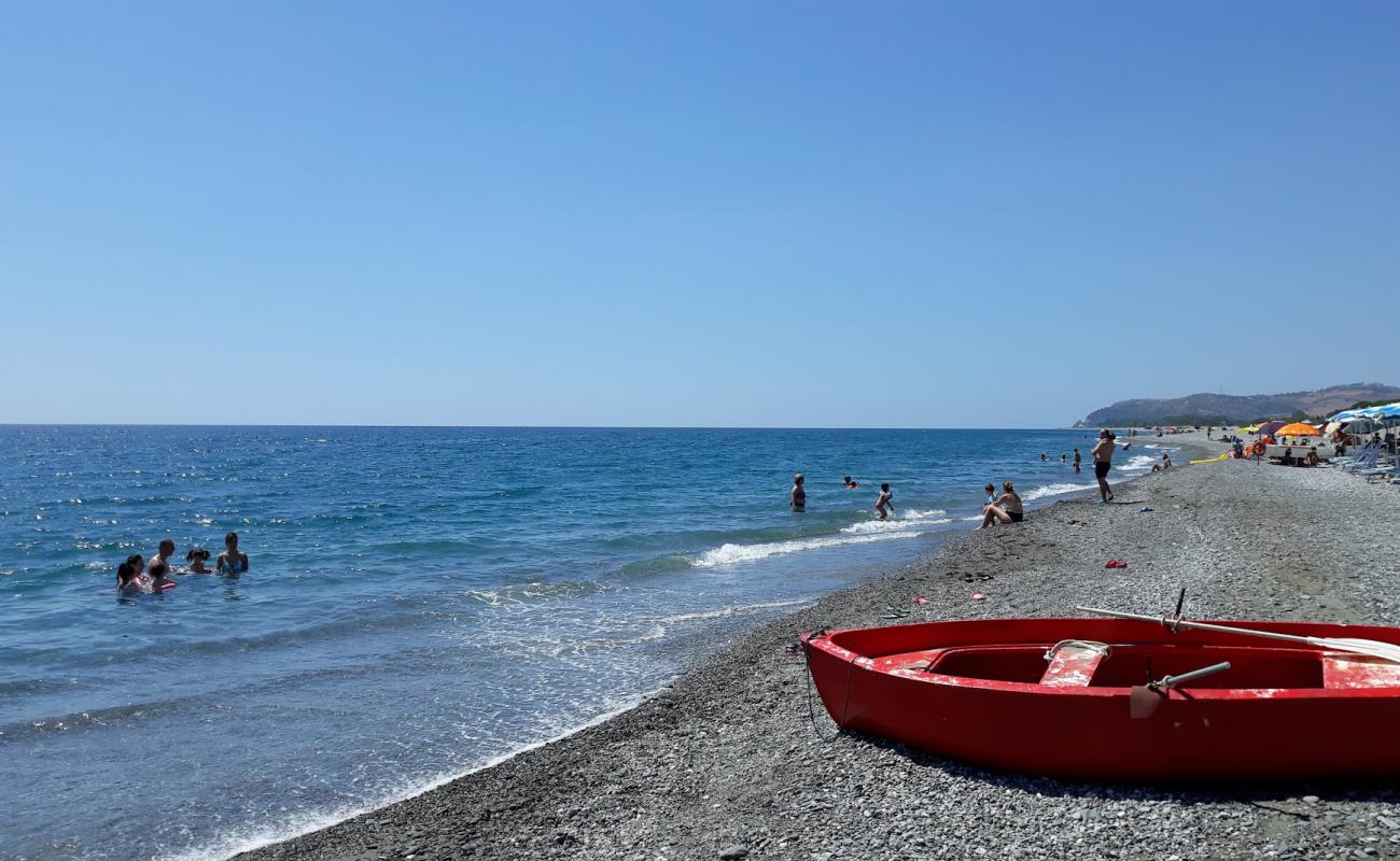 Bianco Beach'in fotoğrafı gri kum yüzey ile