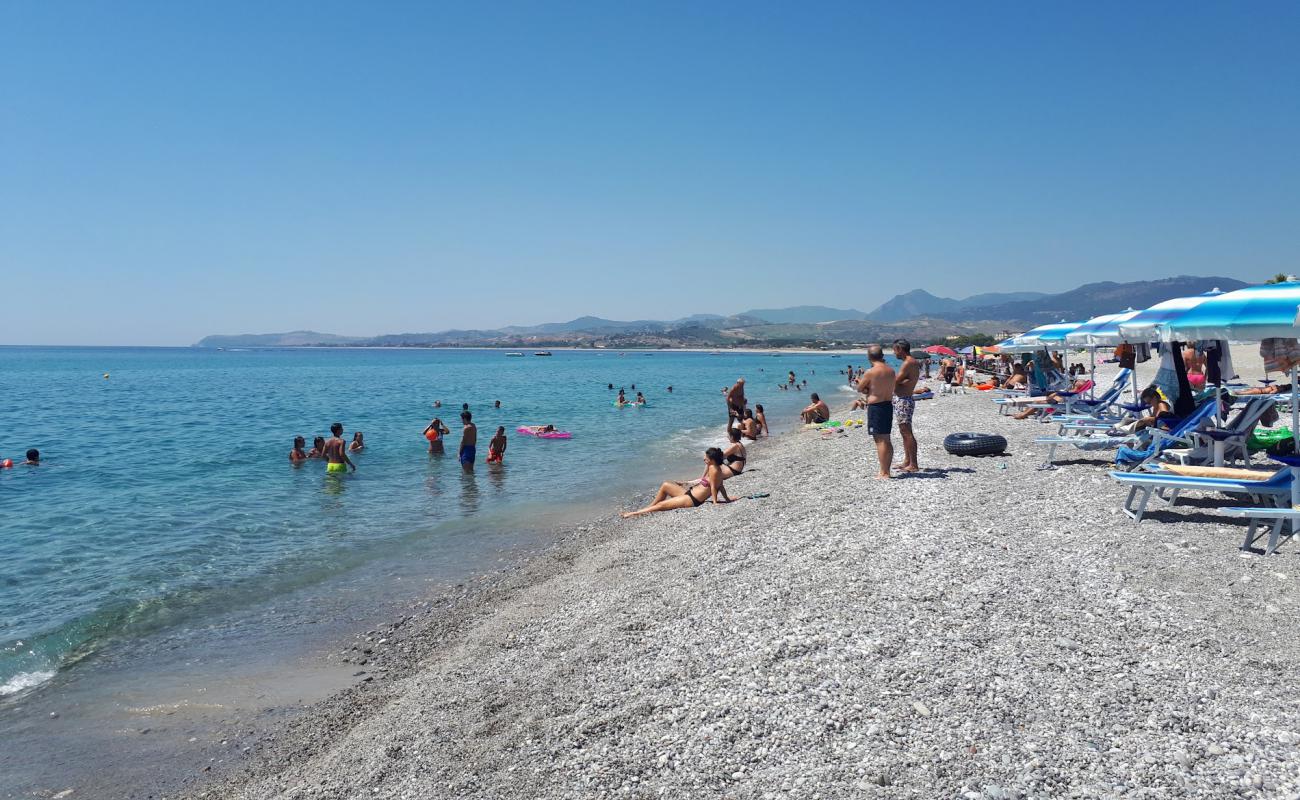 Bovalino Marina beach'in fotoğrafı gri kum ve çakıl yüzey ile