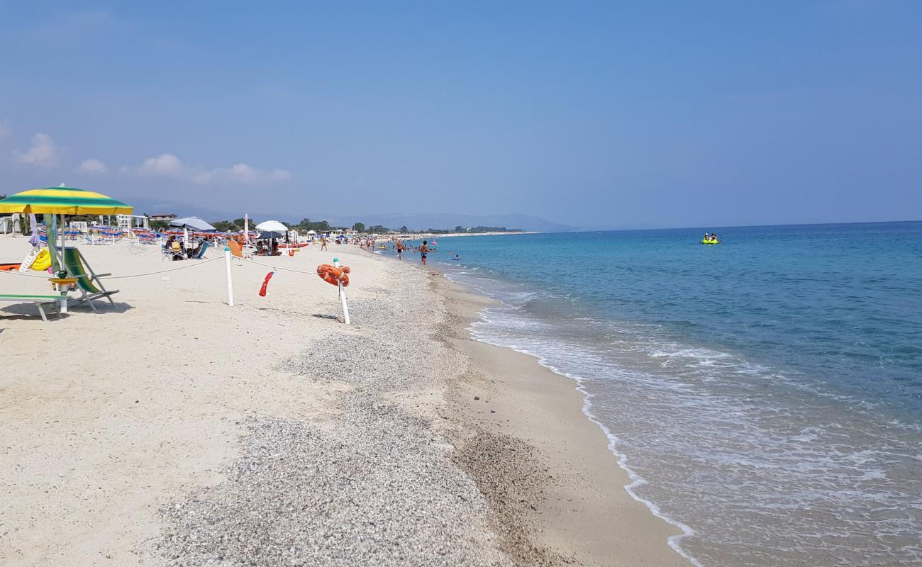 San Sostene Marina'in fotoğrafı parlak kum yüzey ile