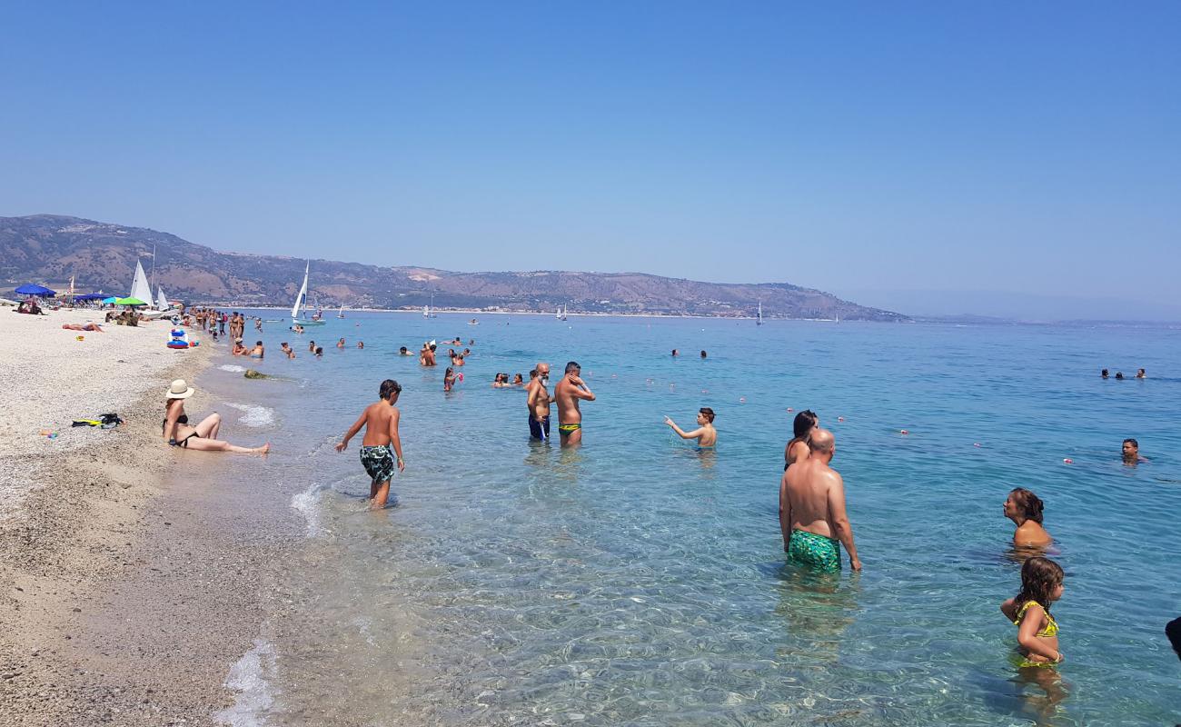 Spiaggia Soverato'in fotoğrafı parlak kum yüzey ile