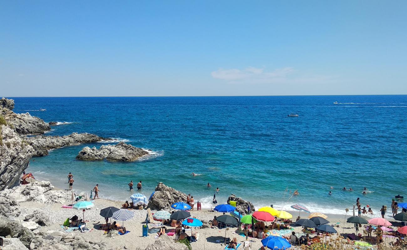 Copanello Beach II'in fotoğrafı gri kum ve çakıl yüzey ile