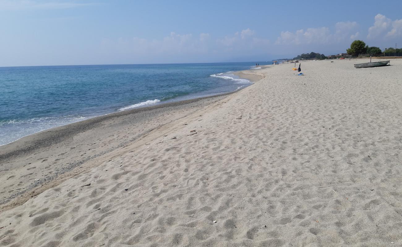 Simeri Mare - Sena II'in fotoğrafı parlak kum yüzey ile