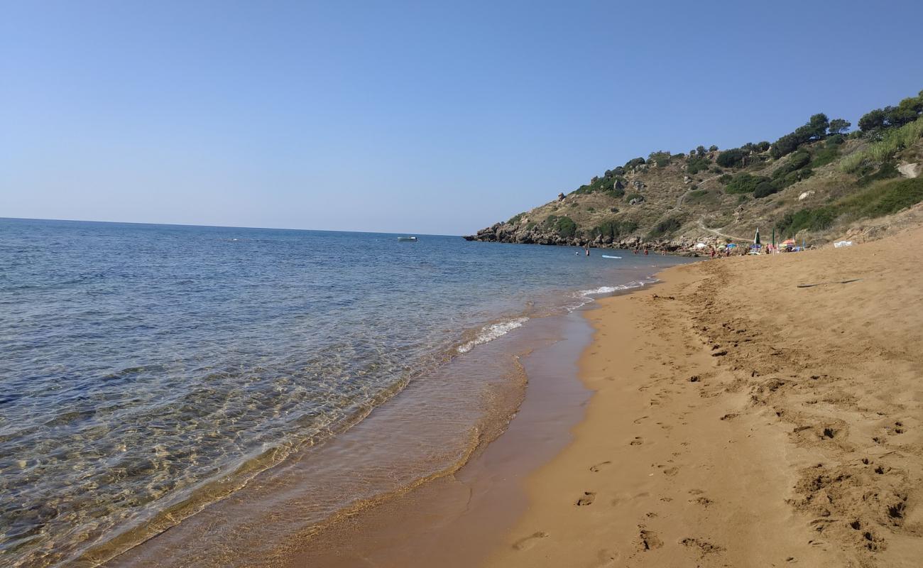 Curmo beach'in fotoğrafı i̇nce kahverengi kum yüzey ile