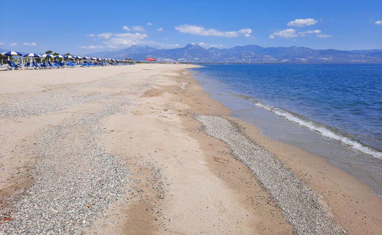 Spiaggia dei Laghi'in fotoğrafı parlak kum yüzey ile