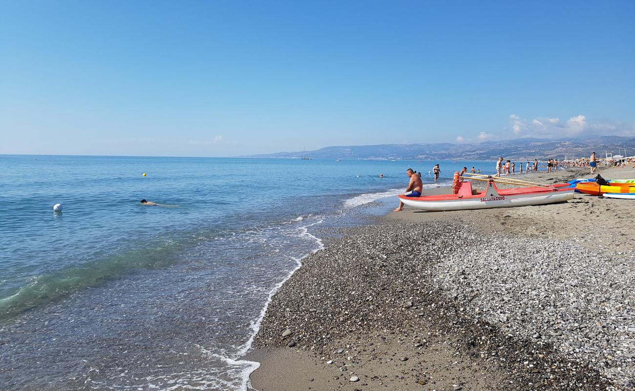 Nova Siri Beach'in fotoğrafı kahverengi kum yüzey ile