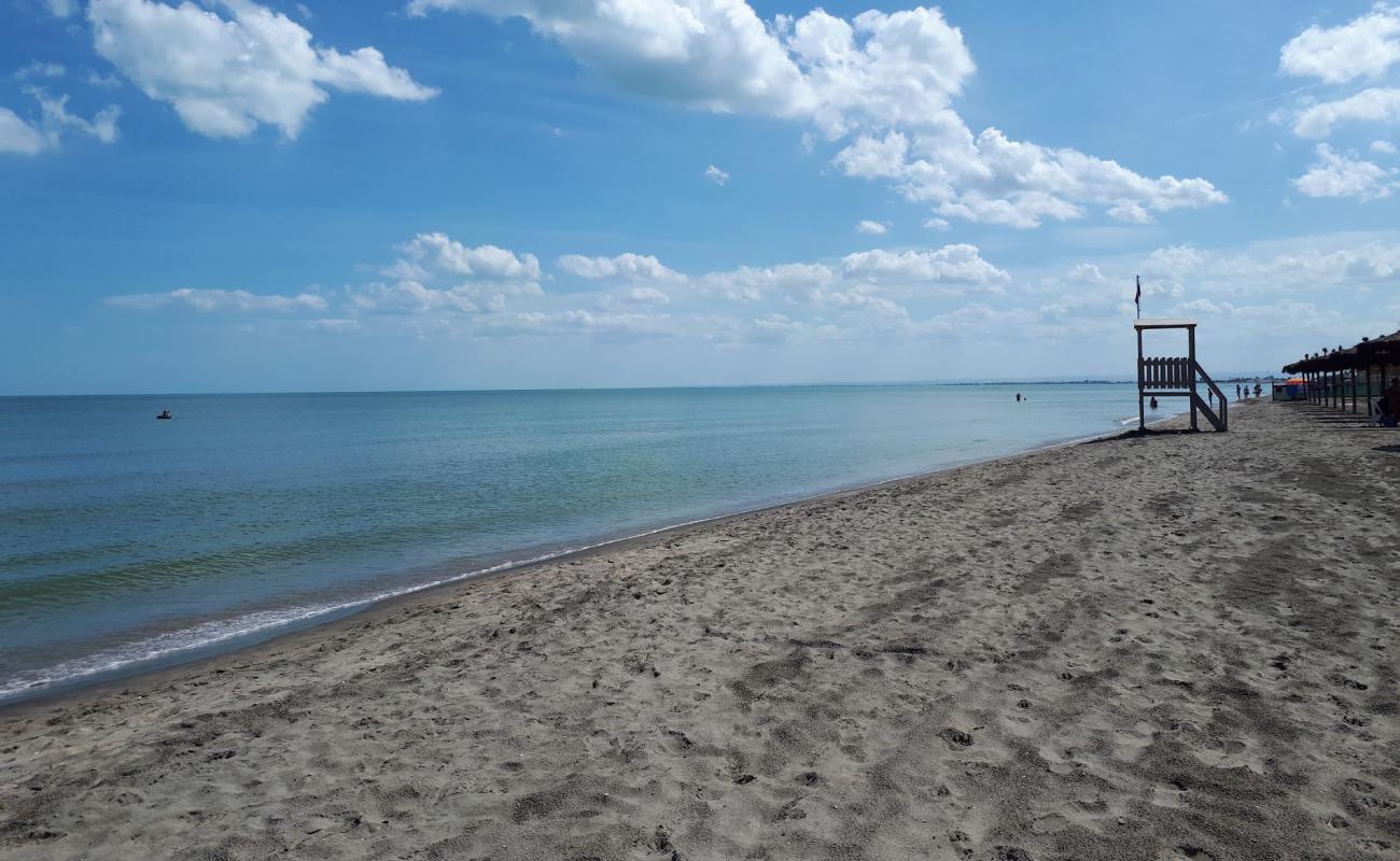 Ippocampo Beach'in fotoğrafı kahverengi kum yüzey ile