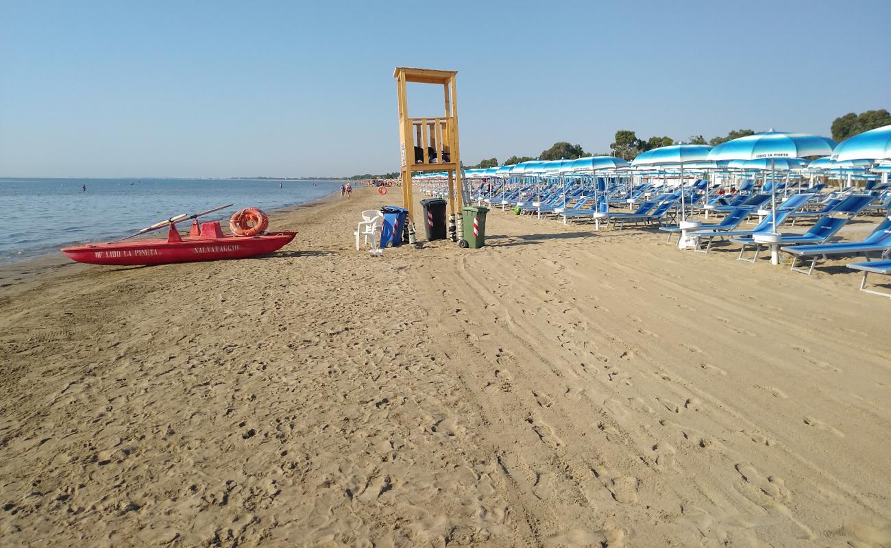 Capolinea Beach'in fotoğrafı parlak kum yüzey ile