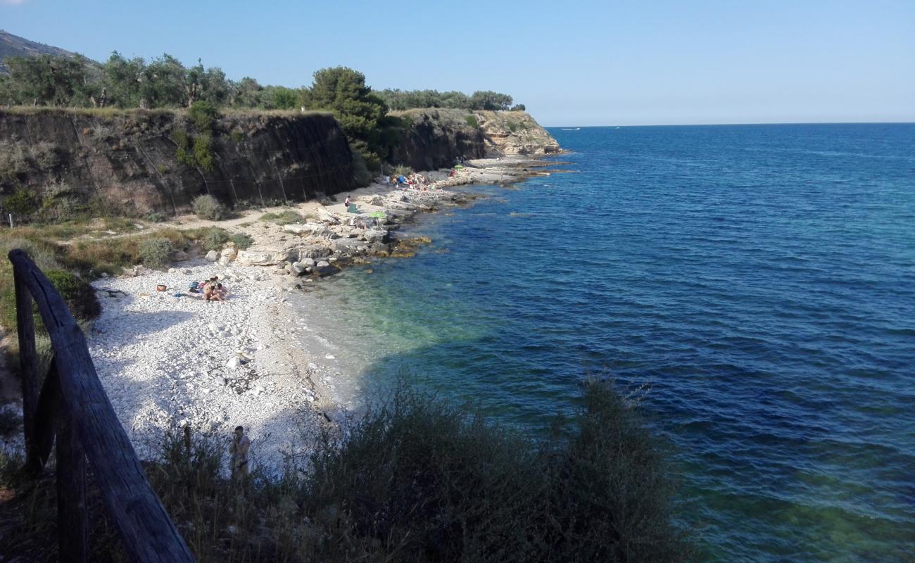 Chianca Masitto II'in fotoğrafı beyaz çakıl taş yüzey ile