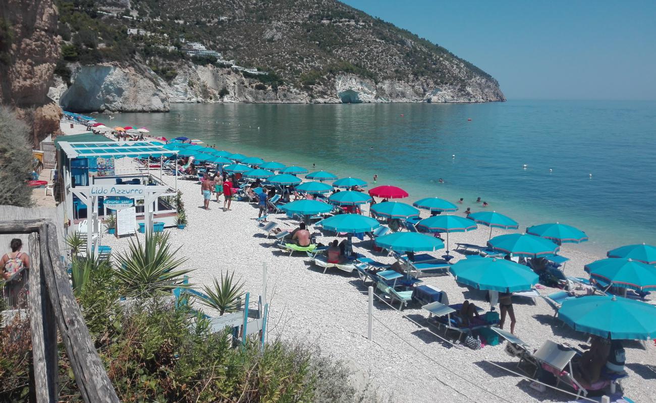 Spiaggia di Mattinatella'in fotoğrafı bej çakıl yüzey ile