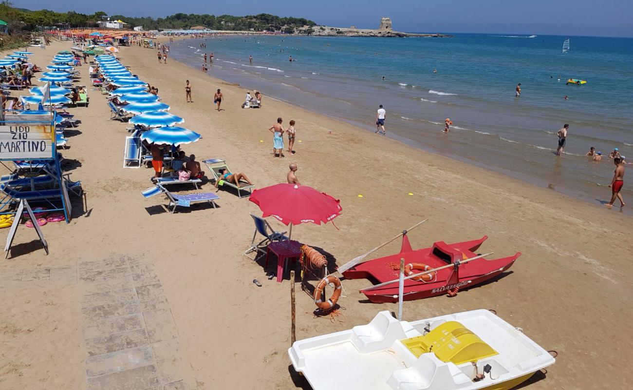 Spiaggia di Sfinale'in fotoğrafı açık bej kum yüzey ile