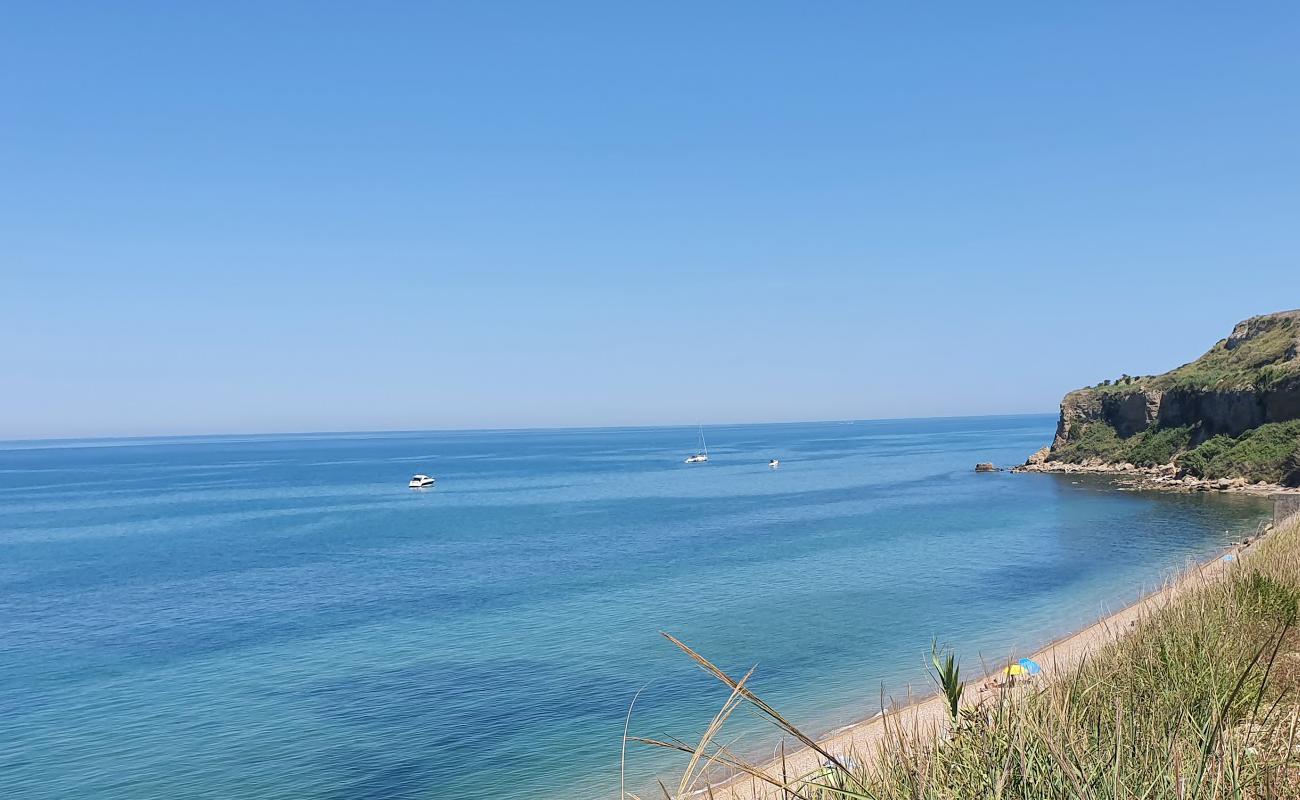 Punta Ferruccio'in fotoğrafı çakıl ile kum yüzey ile