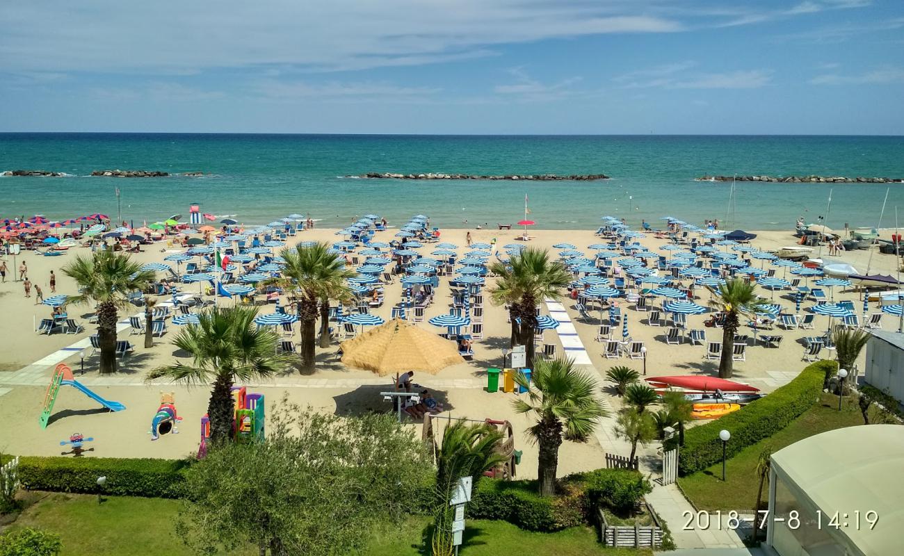 Spiaggia San Benedetto Del Tronto'in fotoğrafı i̇nce bej kum yüzey ile
