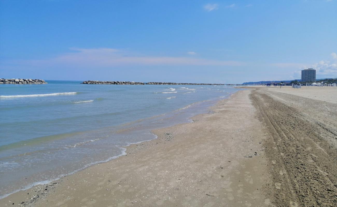 Lido di Fermo'in fotoğrafı açık bej kum yüzey ile