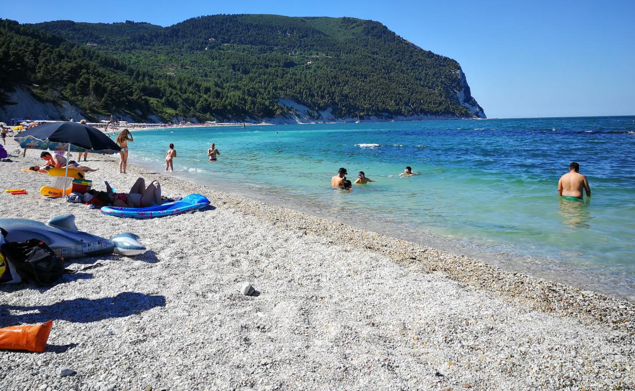 San Michele Plajı'in fotoğrafı bej kum ve çakıl yüzey ile