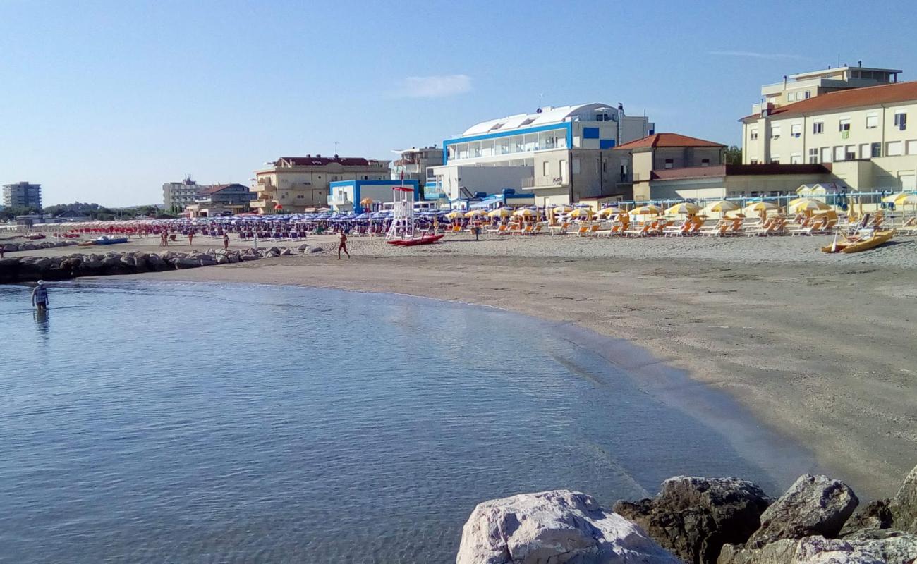 Spiaggia Riviera Romagnola'in fotoğrafı i̇nce bej kum yüzey ile