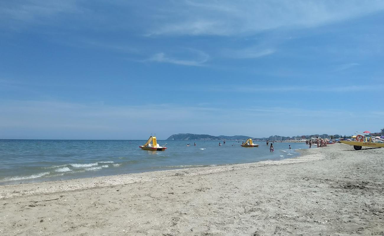Misano Adriatico'in fotoğrafı açık bej kum yüzey ile