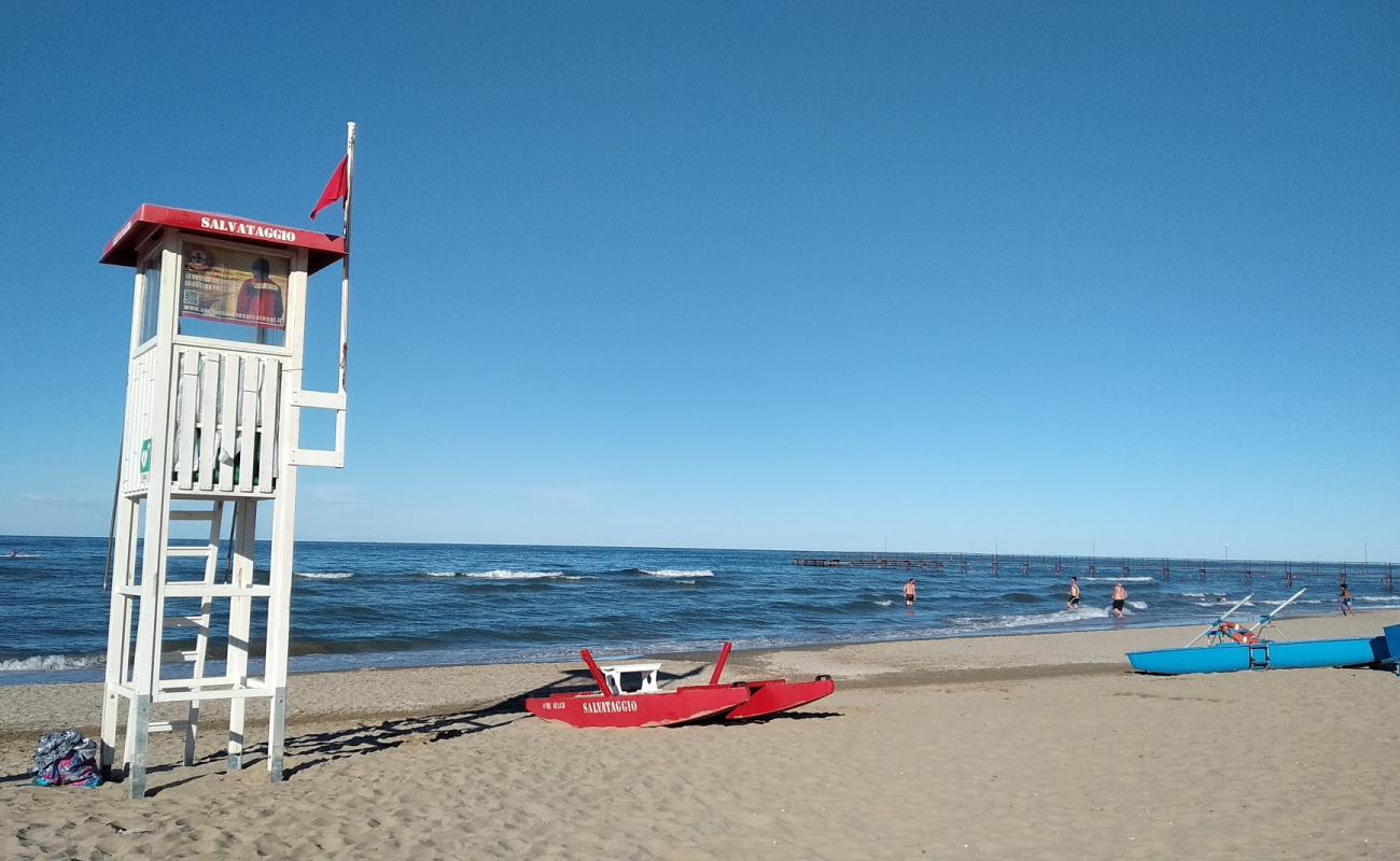 Spiaggia Rimini'in fotoğrafı açık bej kum yüzey ile