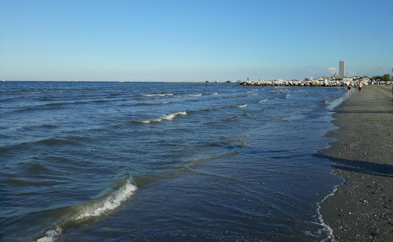 Spiaggia di Ponente'in fotoğrafı açık bej kum yüzey ile