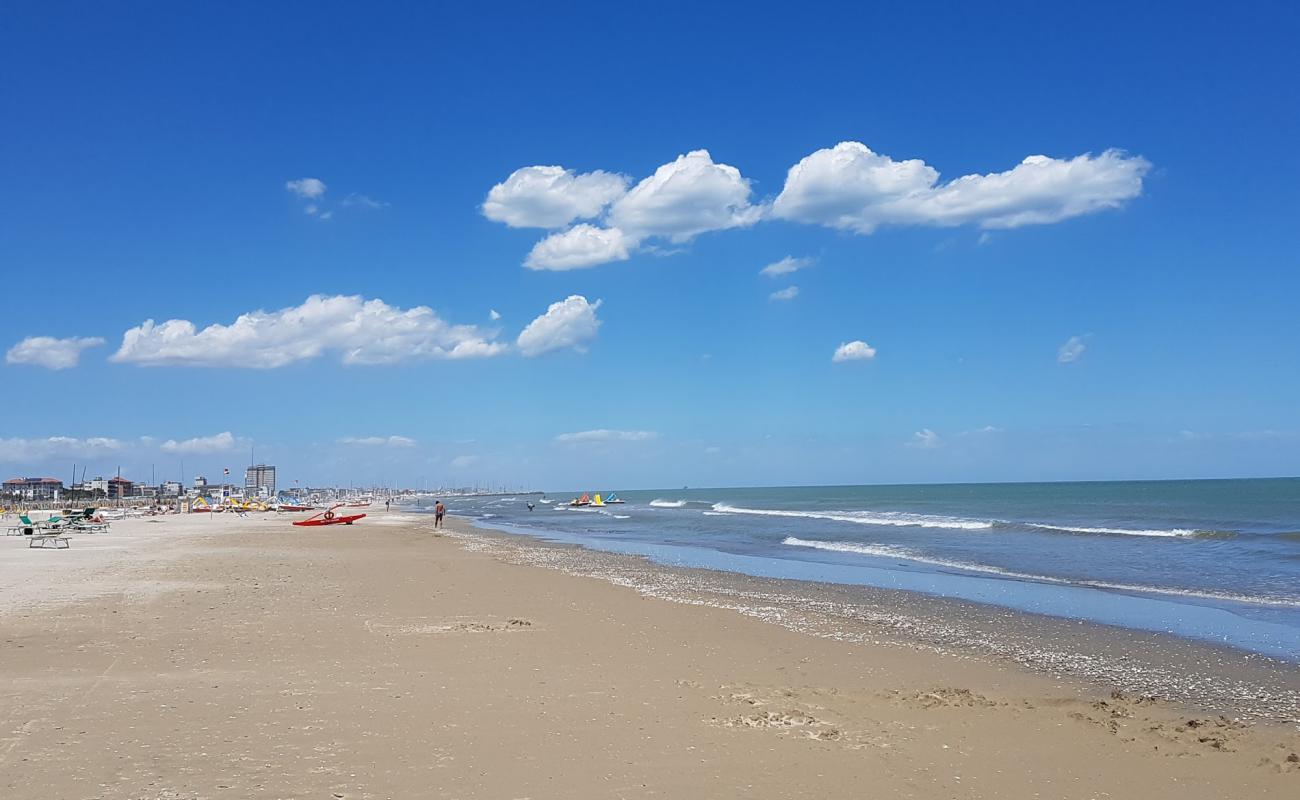 Spiaggia di Cervia'in fotoğrafı i̇nce bej kum yüzey ile