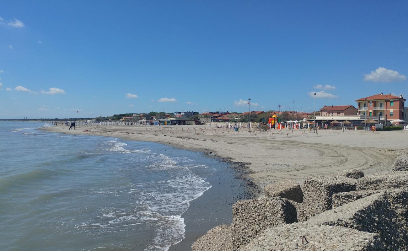 Spiaggia Casalborsetti Sud'in fotoğrafı açık bej kum yüzey ile