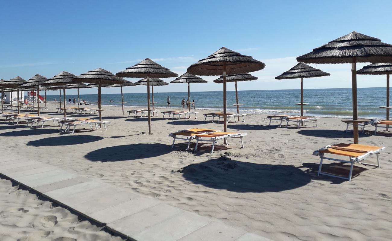 Spiaggia Lido di Spina'in fotoğrafı i̇nce bej kum yüzey ile
