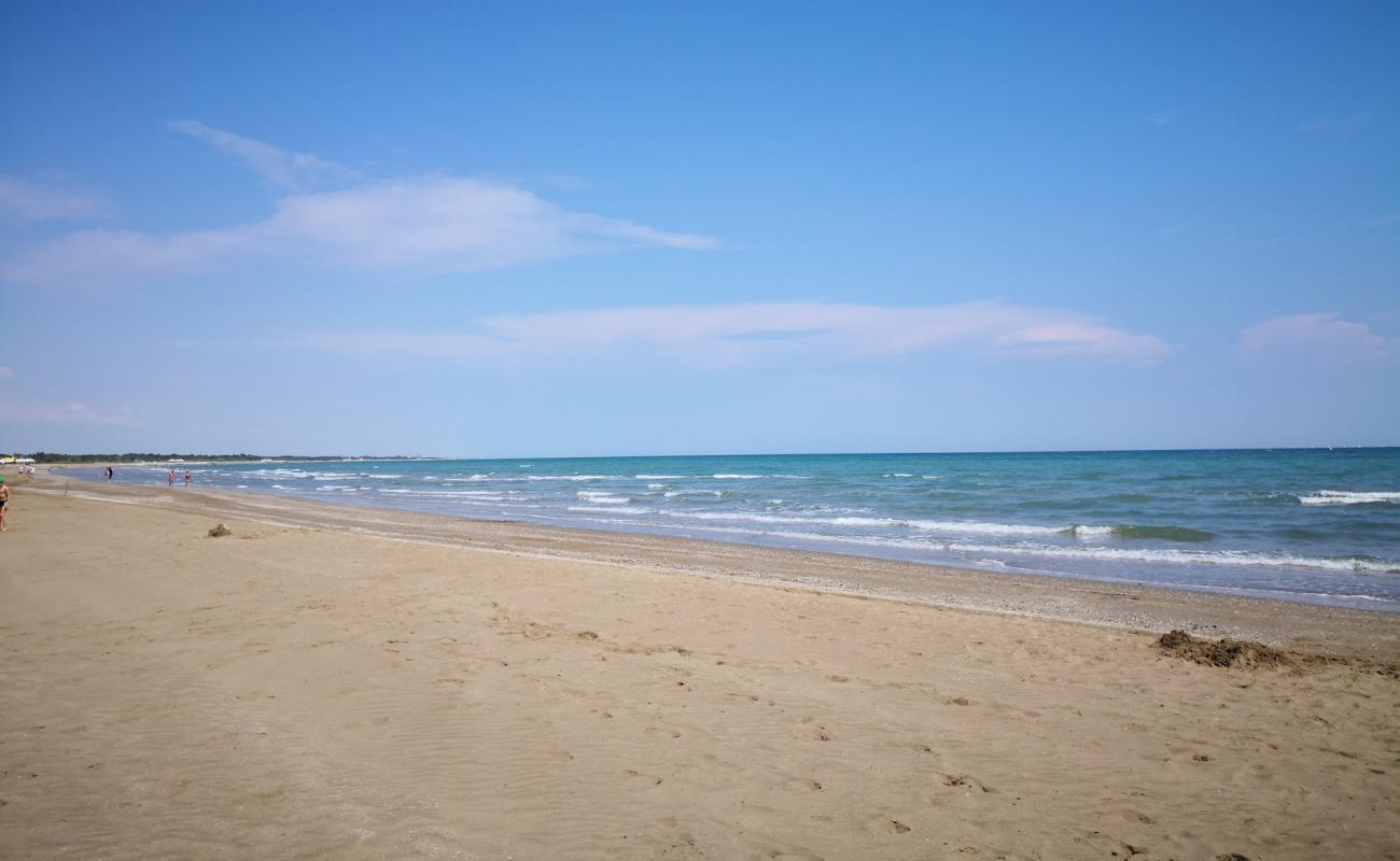 Spiaggia Marina di Venezia'in fotoğrafı açık bej kum yüzey ile