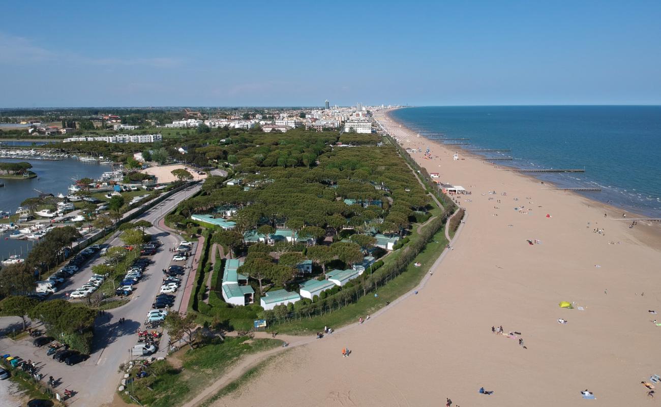 Spiaggia del Faro'in fotoğrafı açık bej kum yüzey ile