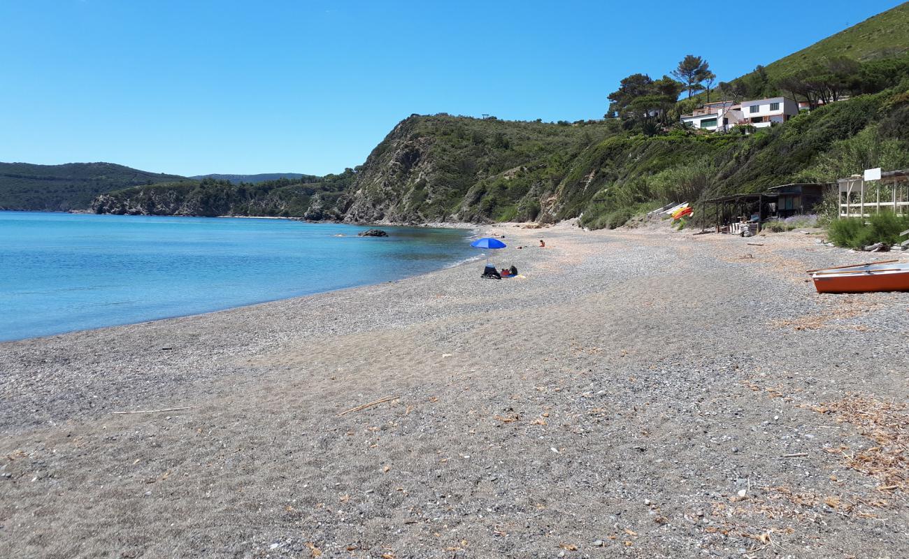 Norsi beach'in fotoğrafı gri ince çakıl taş yüzey ile