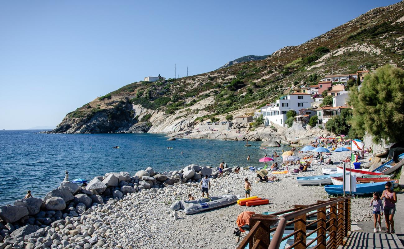 Spiaggia di Pomonte'in fotoğrafı kayalık arazi yüzey ile