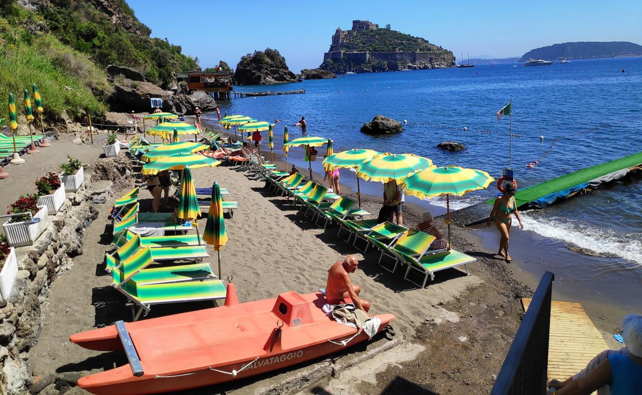 Spiaggia di Cartaromana'in fotoğrafı bej kum ve çakıl yüzey ile