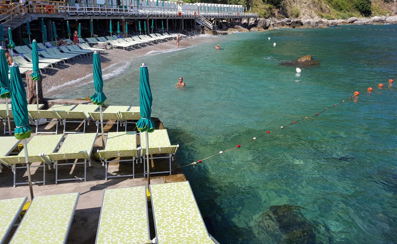 Bagni di Tiberio'in fotoğrafı beyaz çakıl taş yüzey ile