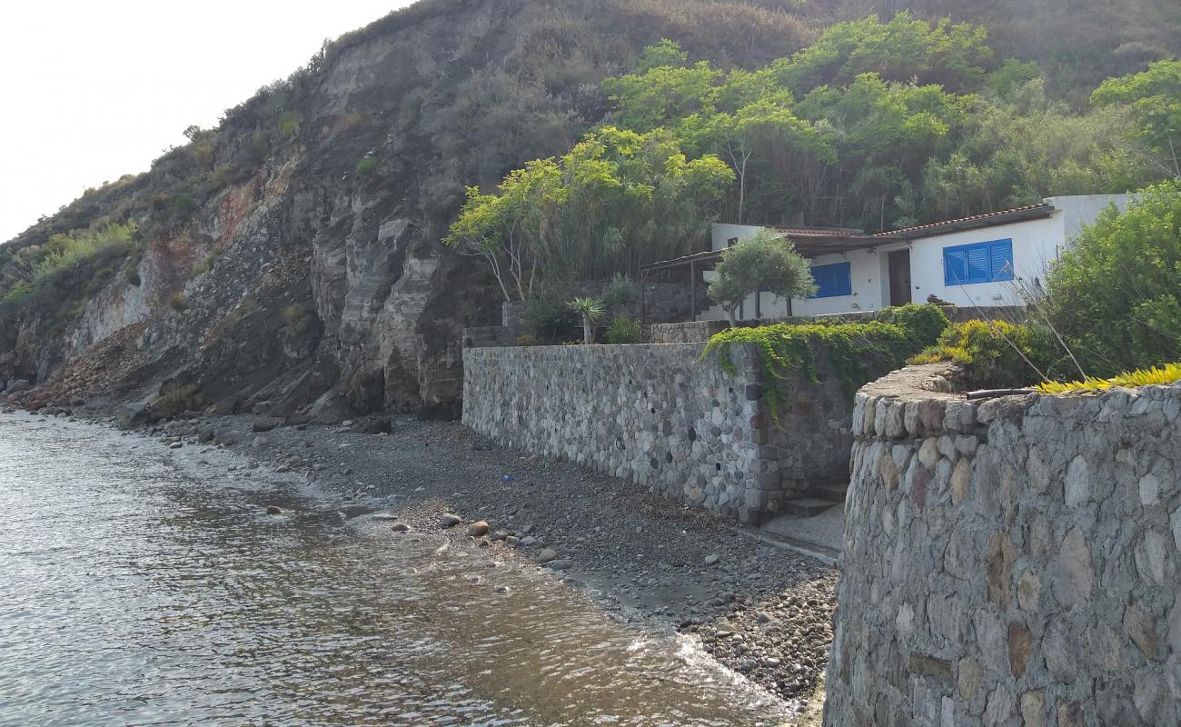 Secca Beach'in fotoğrafı gri çakıl taşı yüzey ile