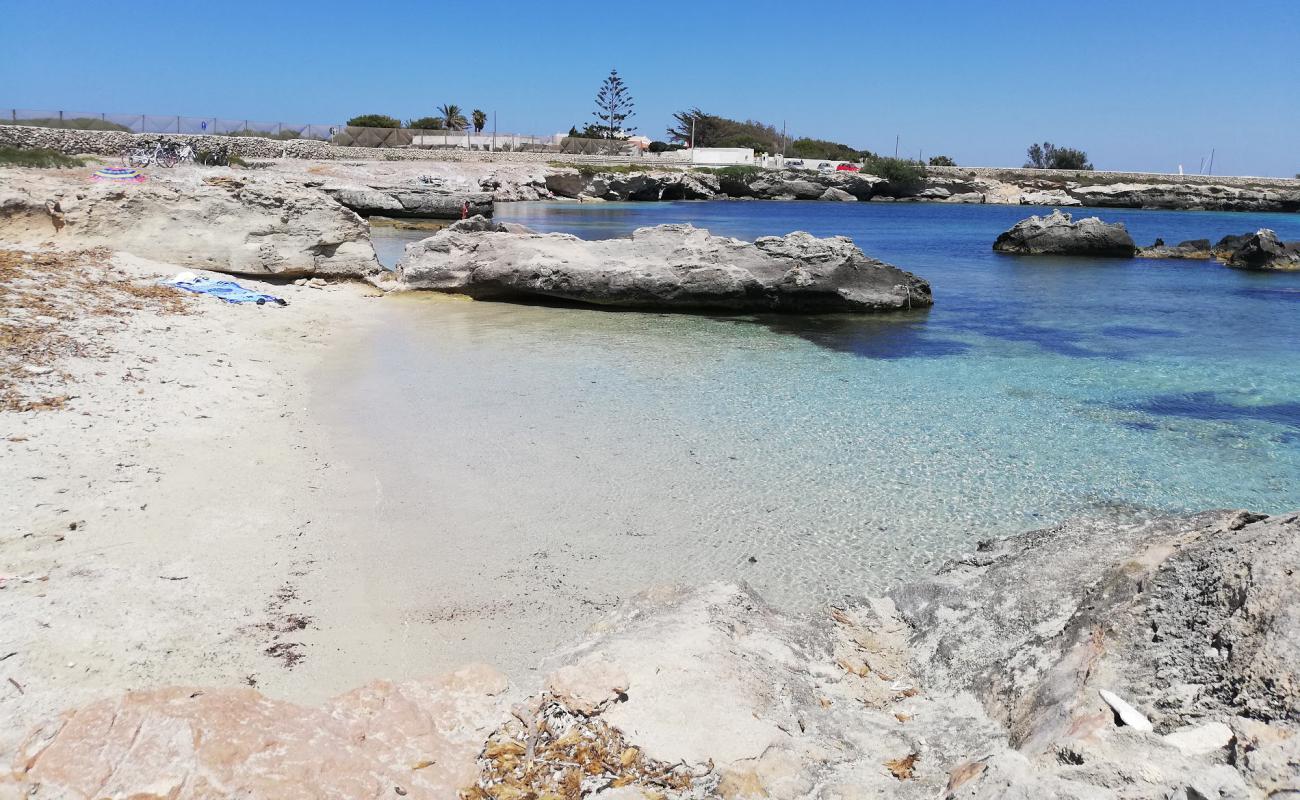 Calamoni Beach
'in fotoğrafı açık bej kum yüzey ile