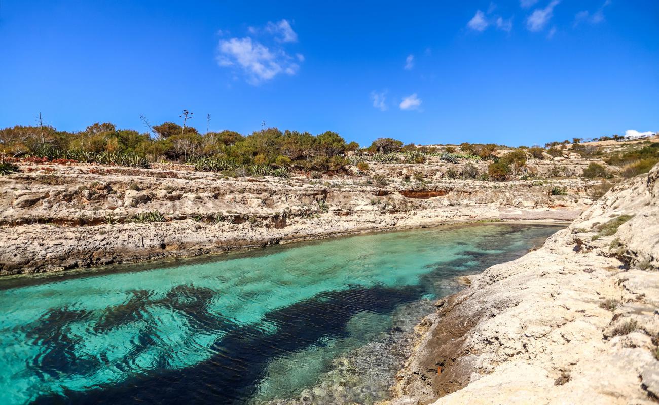 Cala Greca'in fotoğrafı parlak kum yüzey ile