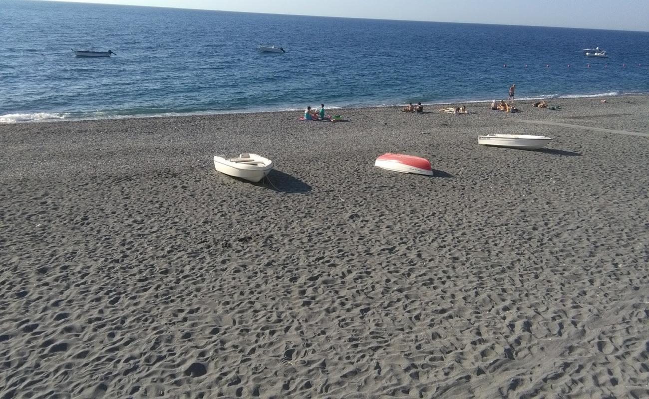 Spiaggia di Santa Teresa di Riva'in fotoğrafı gri kum ve çakıllar yüzey ile