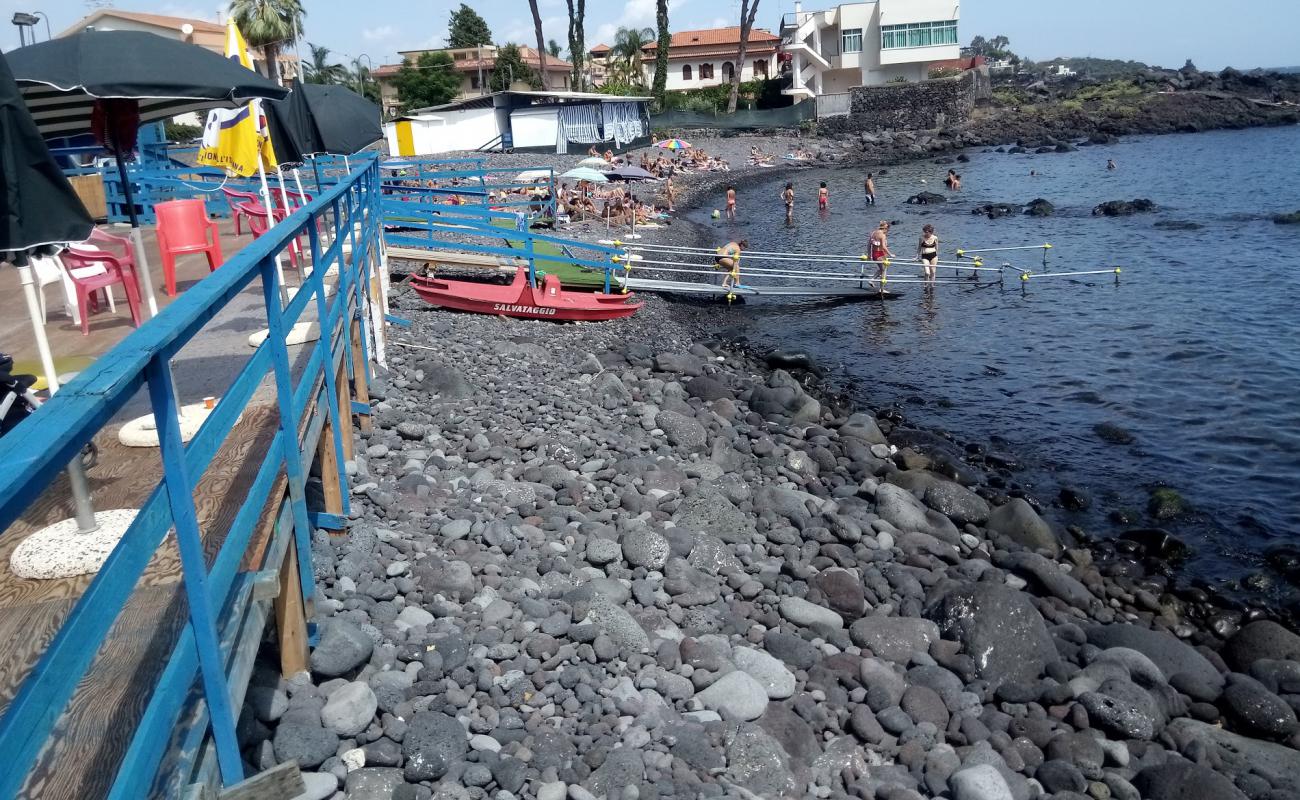 Spiaggetta Di Santa Tecla'in fotoğrafı taşlar yüzey ile