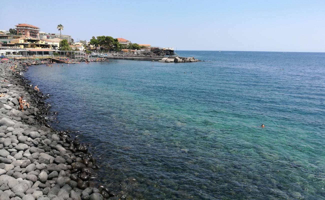 Ognina-Picanello beach'in fotoğrafı kayalık arazi yüzey ile