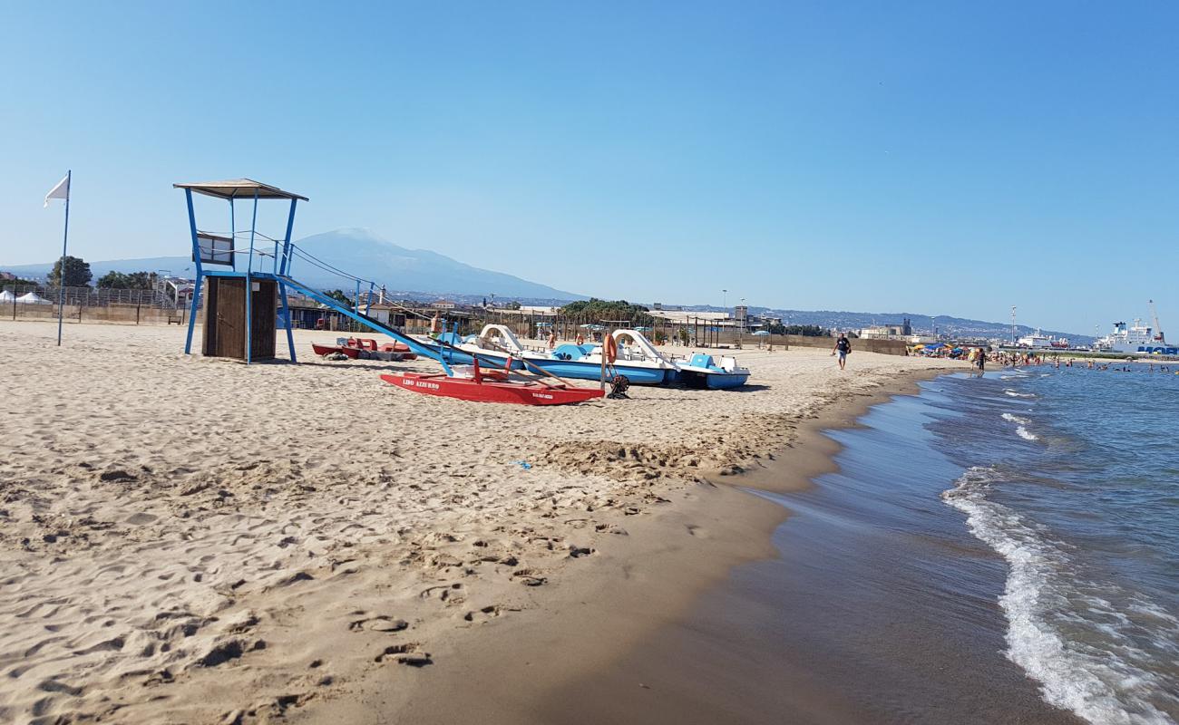 Spiaggia Di Catania'in fotoğrafı parlak ince kum yüzey ile