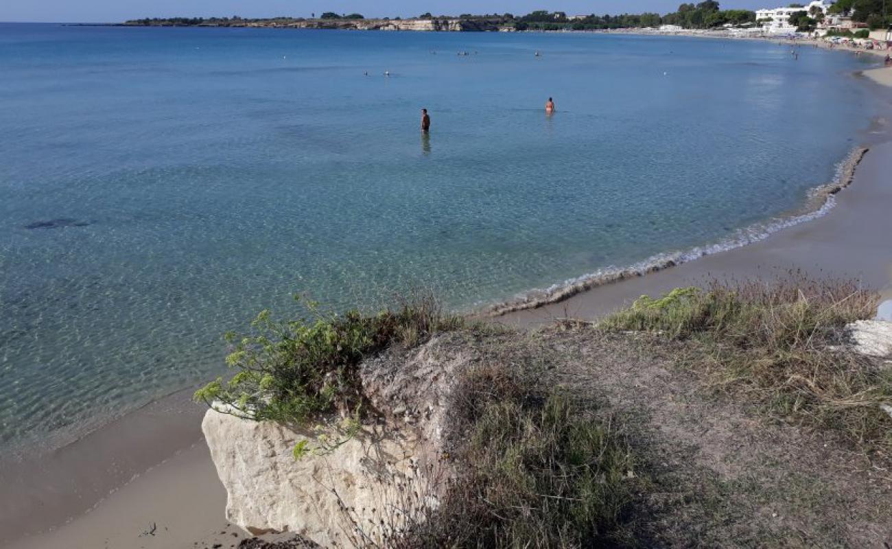 Fontane Bianche II'in fotoğrafı i̇nce kahverengi kum yüzey ile