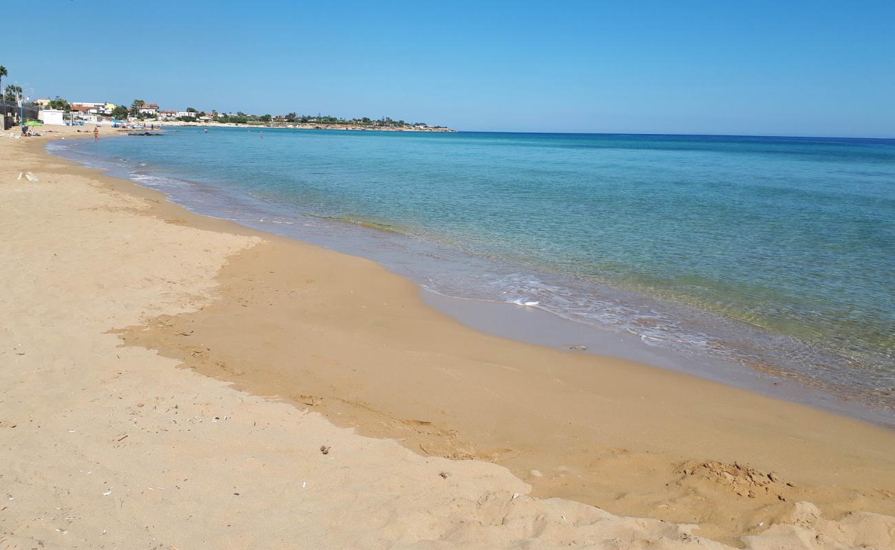 Lungomare tremoli'in fotoğrafı kahverengi kum yüzey ile