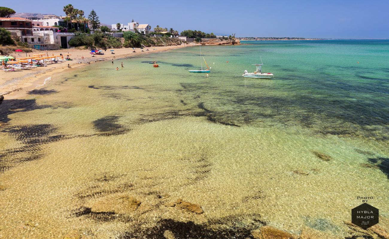 Spiaggia della Loggia'in fotoğrafı kahverengi kum yüzey ile