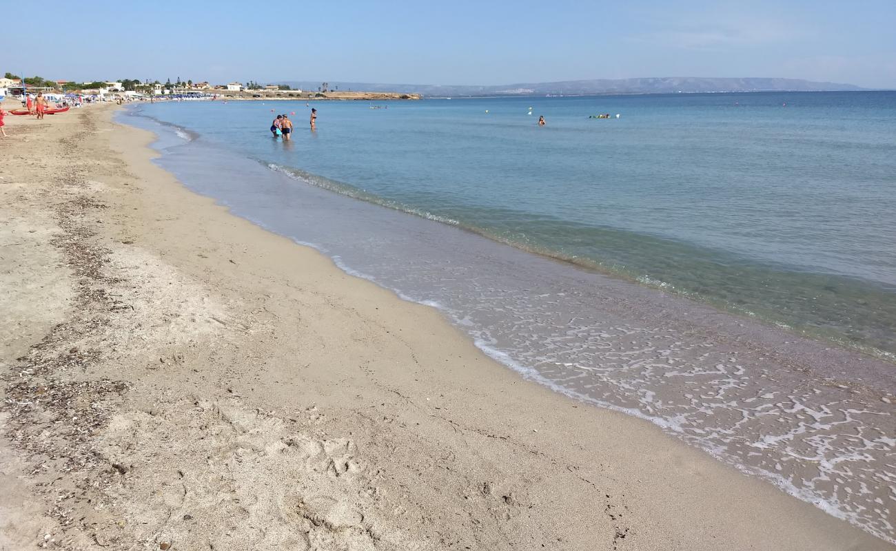 Spinazza Marzamemi'in fotoğrafı kahverengi kum yüzey ile