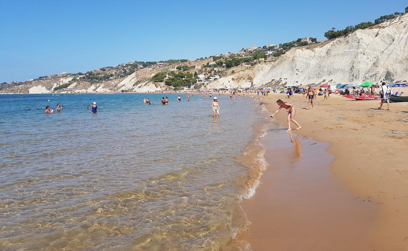 Marianello Beach'in fotoğrafı i̇nce bej kum yüzey ile